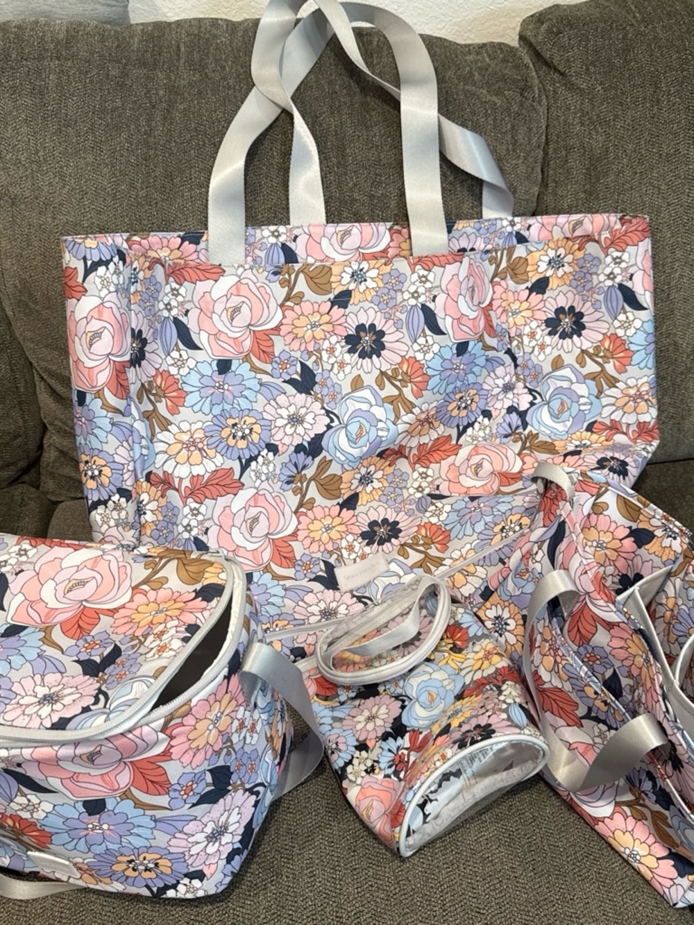 Vera Bradley in the Aloha Blooms 5pc